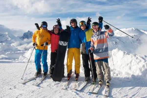 Skifahrer in der Gruppe